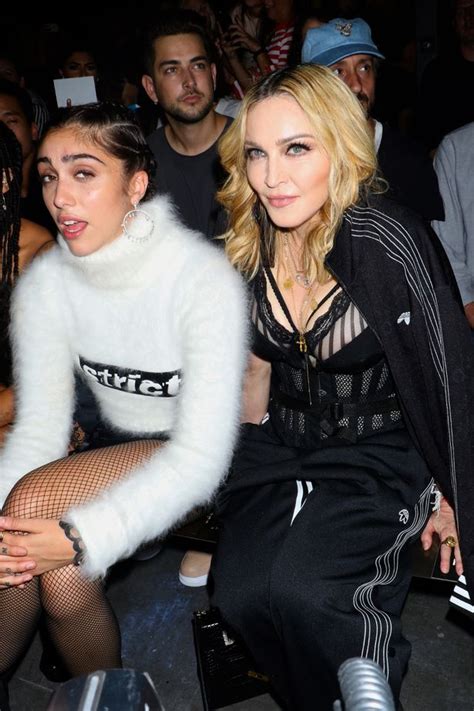 lourdes leon nip slip|Madonnas Daughter Lourdes Leon Shows Nipple, Leg Hair on。